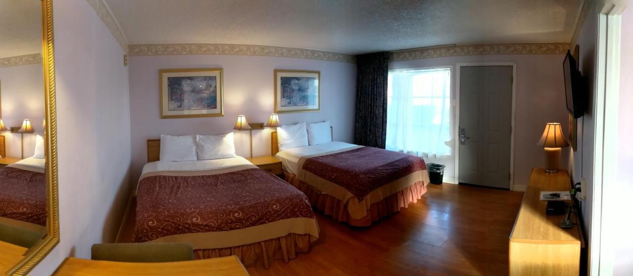 River Forest Inn Белтън Екстериор снимка