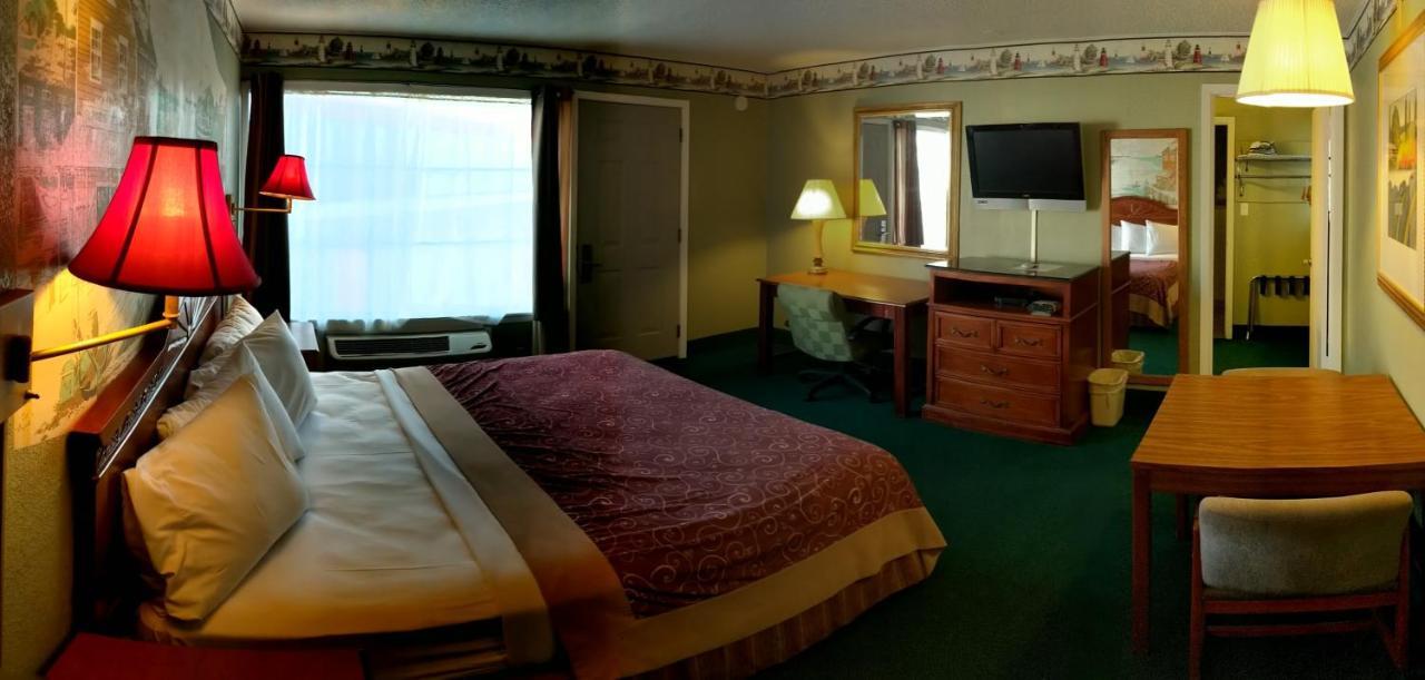 River Forest Inn Белтън Екстериор снимка