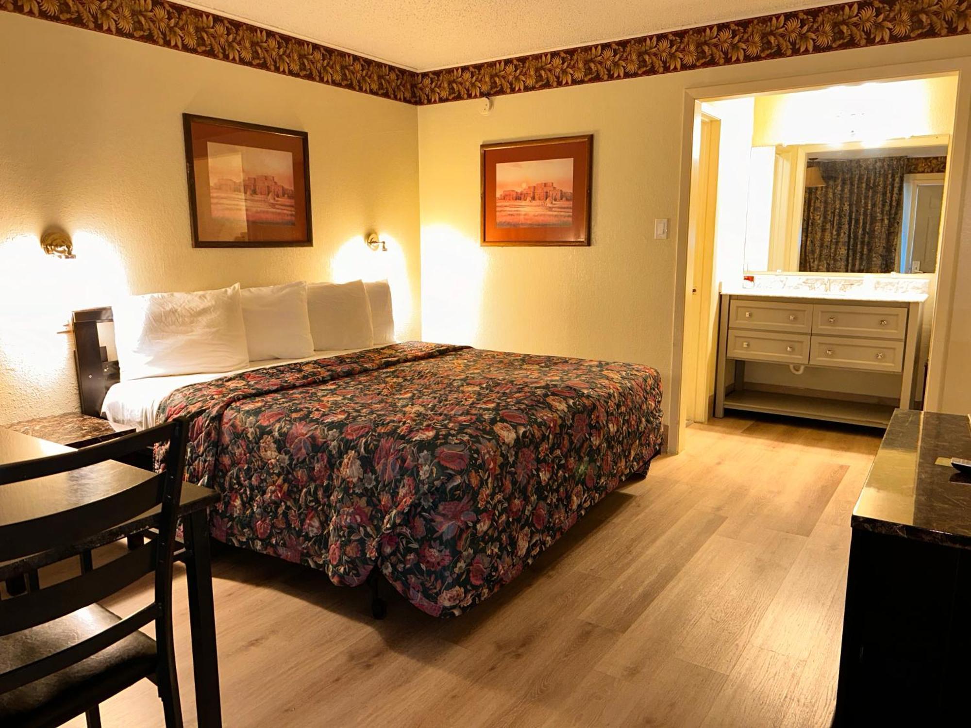 River Forest Inn Белтън Екстериор снимка